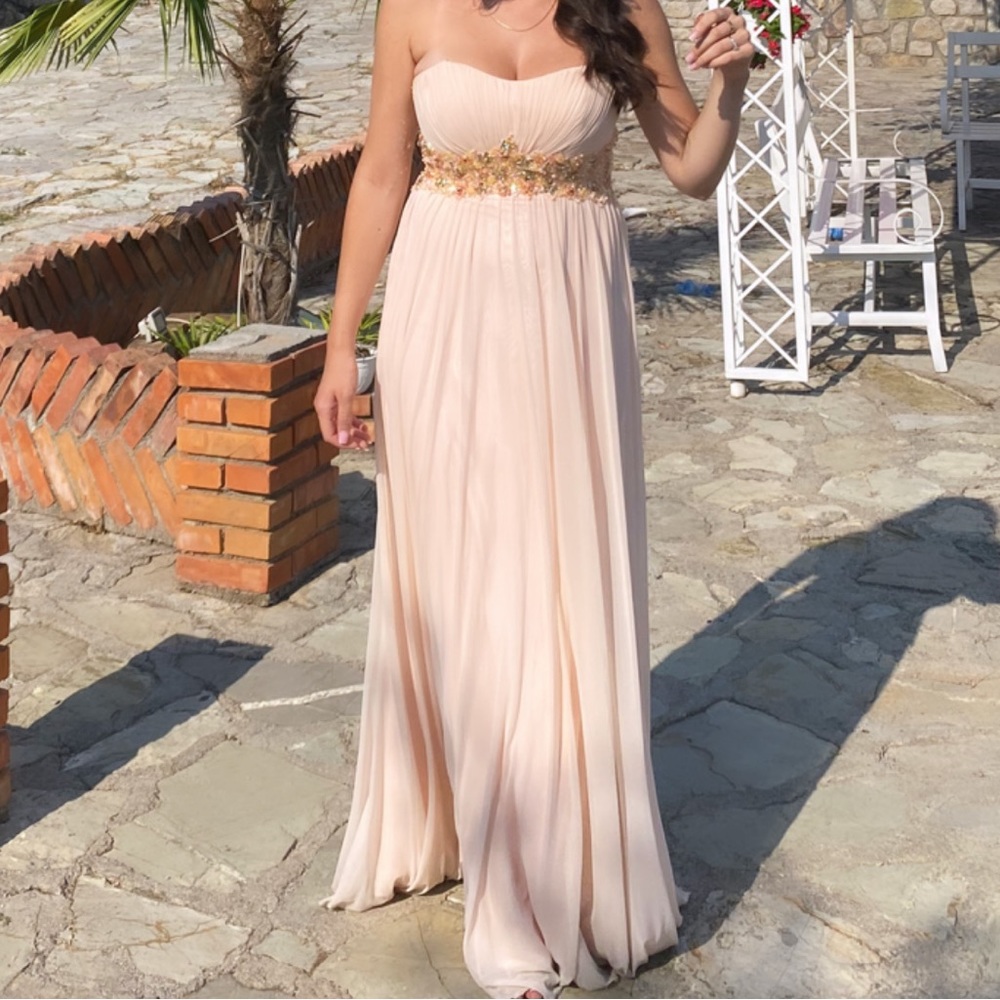 Long maxi light pink dress with embroidered details